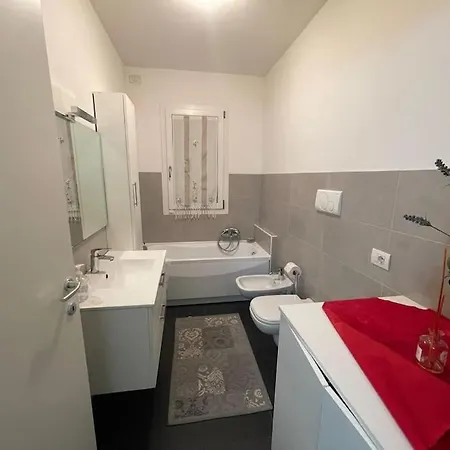 Elegant Relax Near Veron Center Fair Garda Apartment Verona