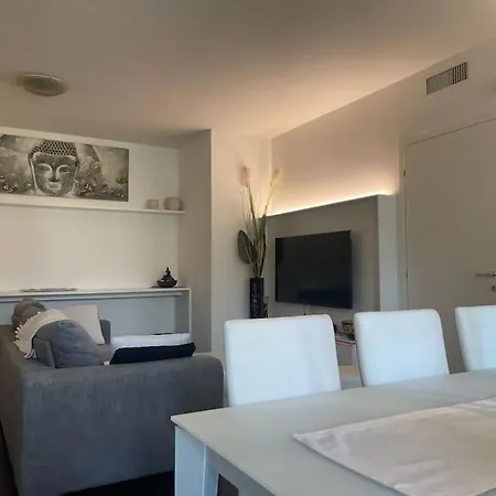 Elegant Relax Near Veron Center Fair Garda