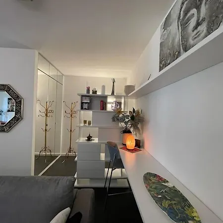 Apartment Elegant Relax Near Veron Center Fair Garda