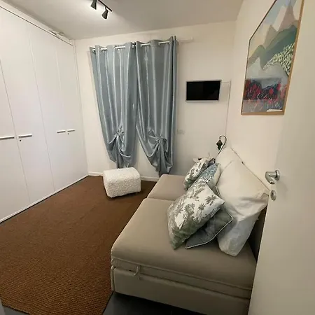 Apartment Elegant Relax Near Veron Center Fair Garda *