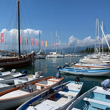 Elegant Relax Near Veron Center Fair Garda Apartment *